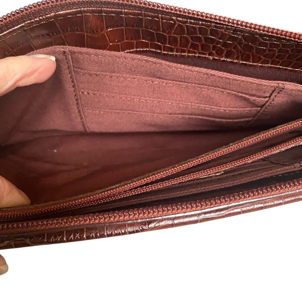 Talbots women's brown genuine leather zip clutch wristlet bag purse cardholder